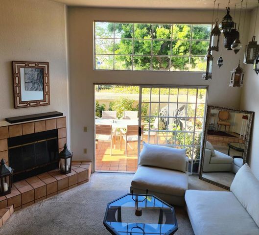 4050 Porte de Palmas 26, San Diego, CA 92122