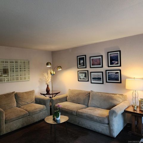 4050 Porte de Palmas 26, San Diego, CA 92122