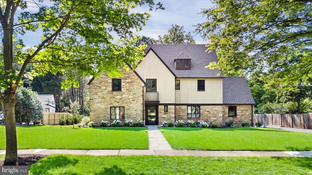 909 AUGUSTA RD, Wilmington, DE 19807