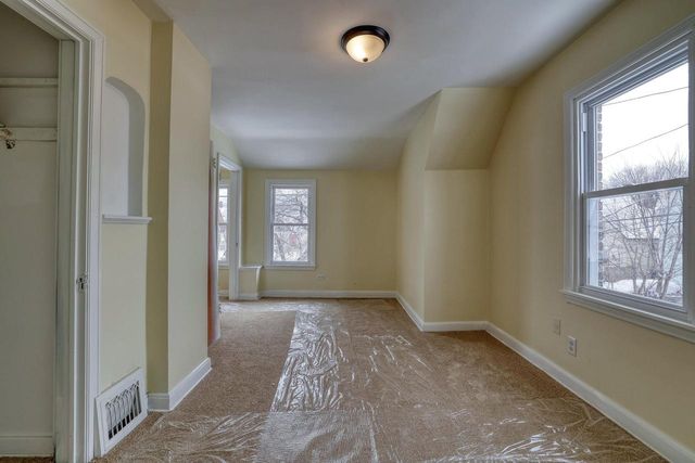 1315 W Keefe AVENUE, Milwaukee, WI 53206