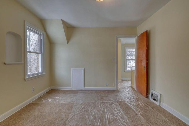 1315 W Keefe AVENUE, Milwaukee, WI 53206