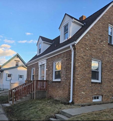 1315 W Keefe AVENUE, Milwaukee, WI 53206