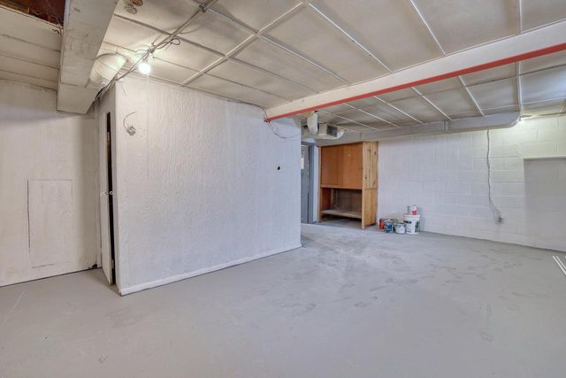 1315 W Keefe AVENUE, Milwaukee, WI 53206