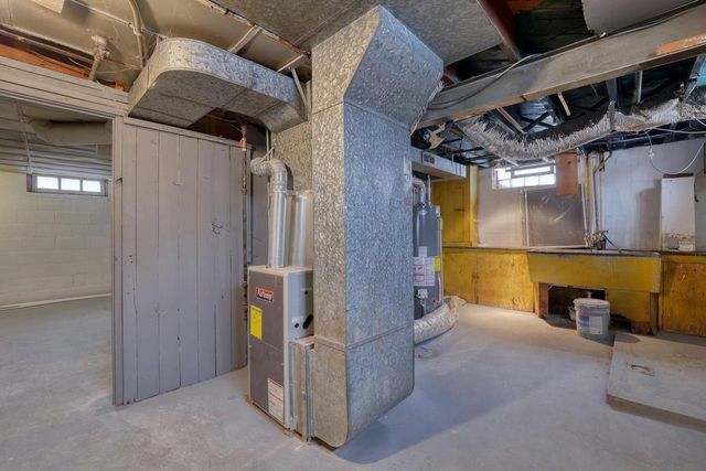 1315 W Keefe AVENUE, Milwaukee, WI 53206