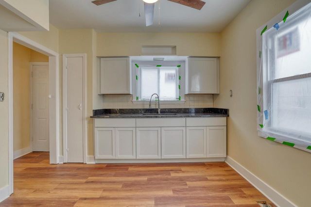 1315 W Keefe AVENUE, Milwaukee, WI 53206