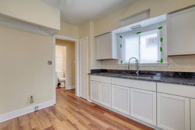 1315 W Keefe AVENUE, Milwaukee, WI 53206