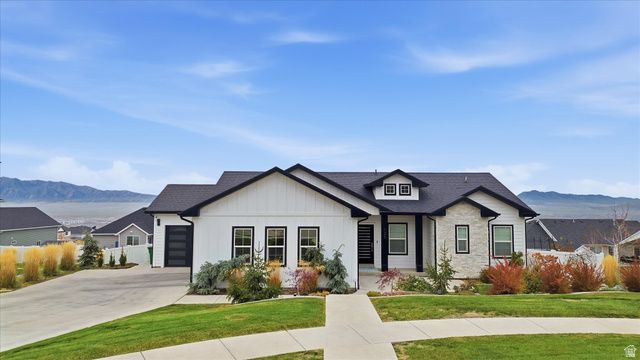 125 N PINION PL, Hyde Park, UT 84318