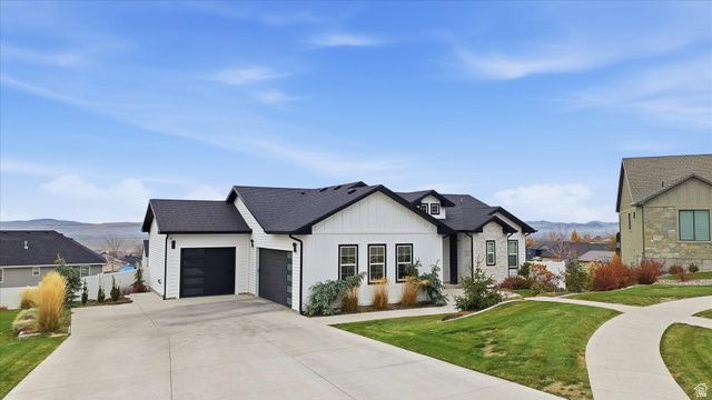 125 N PINION PL, Hyde Park, UT 84318