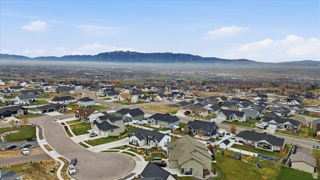 125 N PINION PL, Hyde Park, UT 84318