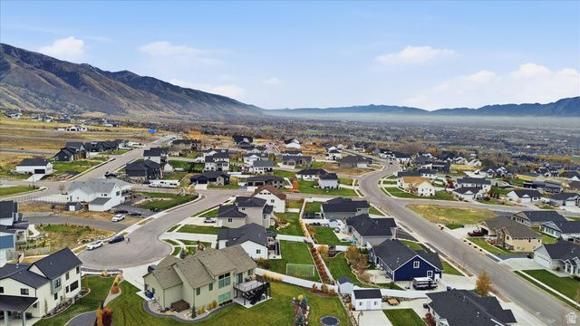 125 N PINION PL, Hyde Park, UT 84318