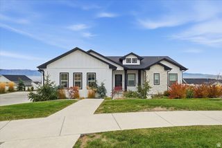 125 N PINION PL, Hyde Park, UT 84318