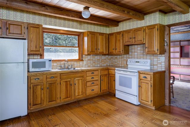 208 Tide's End Road, Lopez Island, WA 98261