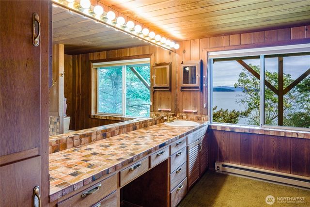 208 Tide's End Road, Lopez Island, WA 98261