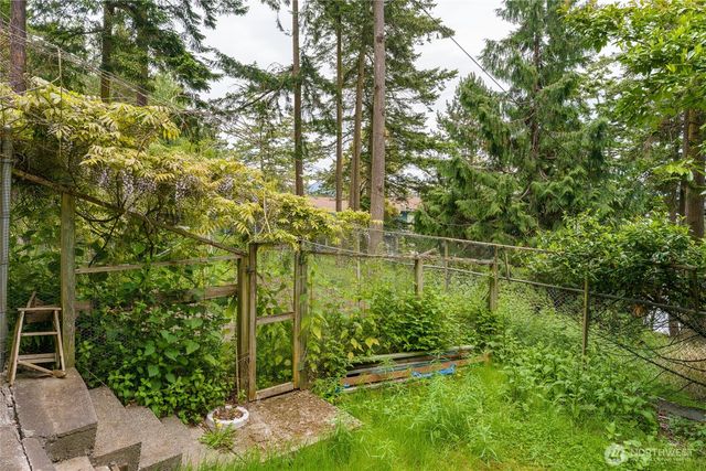208 Tide's End Road, Lopez Island, WA 98261