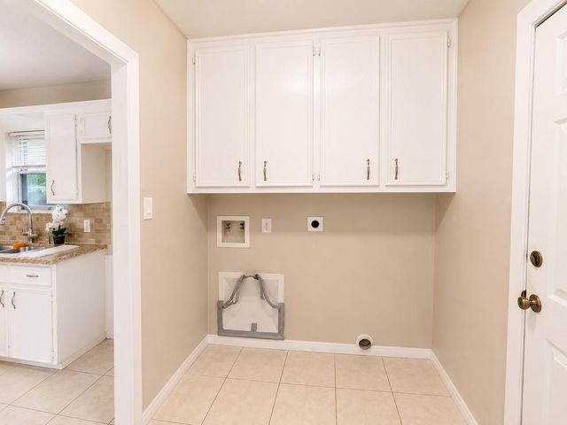 5107 Longshadow Drive, Dickinson, TX 77539