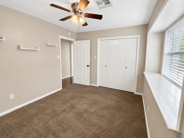 5107 Longshadow Drive, Dickinson, TX 77539