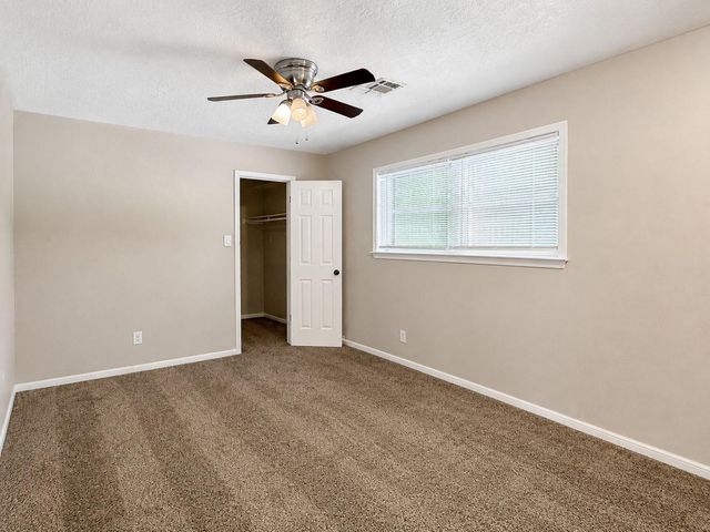 5107 Longshadow Drive, Dickinson, TX 77539