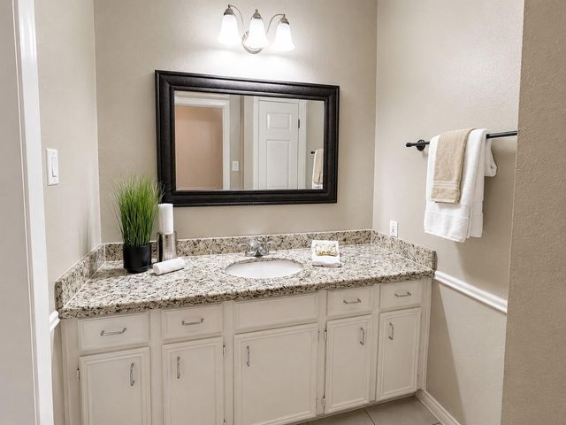 5107 Longshadow Drive, Dickinson, TX 77539