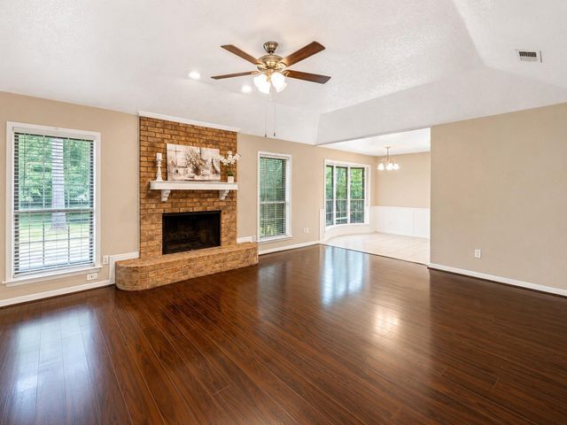 5107 Longshadow Drive, Dickinson, TX 77539
