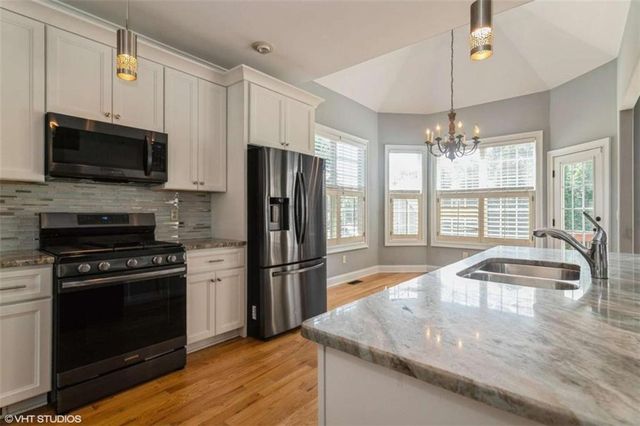 1020 Eagles Brooke Drive, Locust Grove, GA 30248