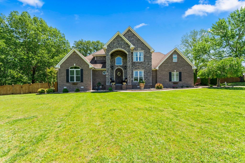 1408 Baker Ln, Lawrenceburg, TN 38464