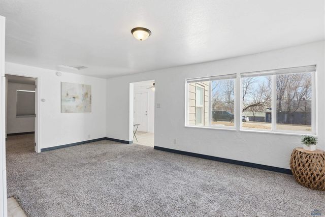 809 WILLSIE AVE, Rapid City, SD 57701