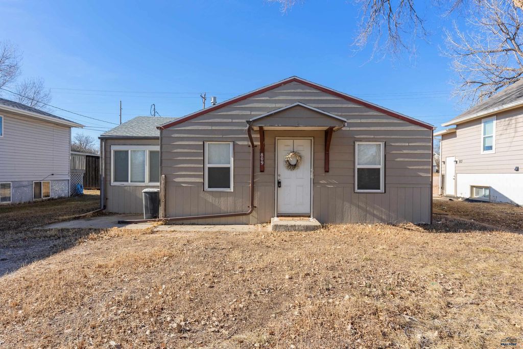 809 WILLSIE AVE, Rapid City, SD 57701