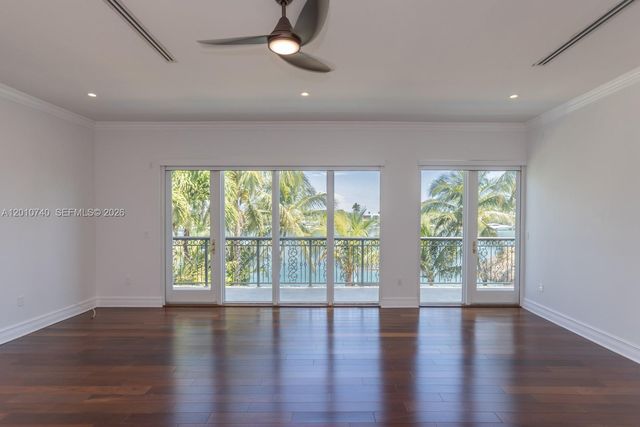 425 N Shore Dr, Miami Beach, FL 33141