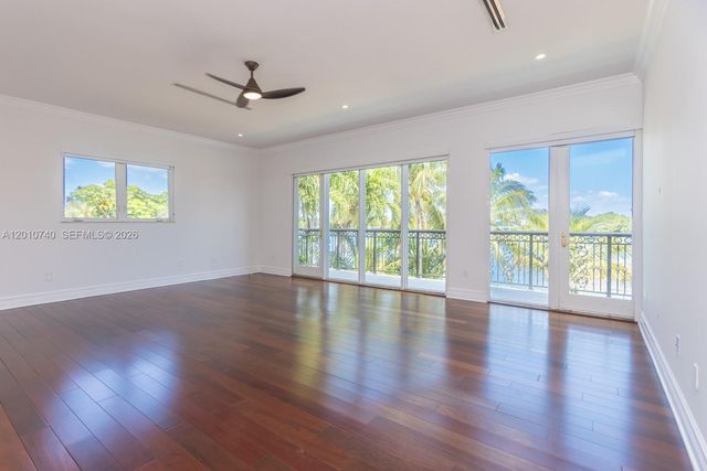 425 N Shore Dr, Miami Beach, FL 33141