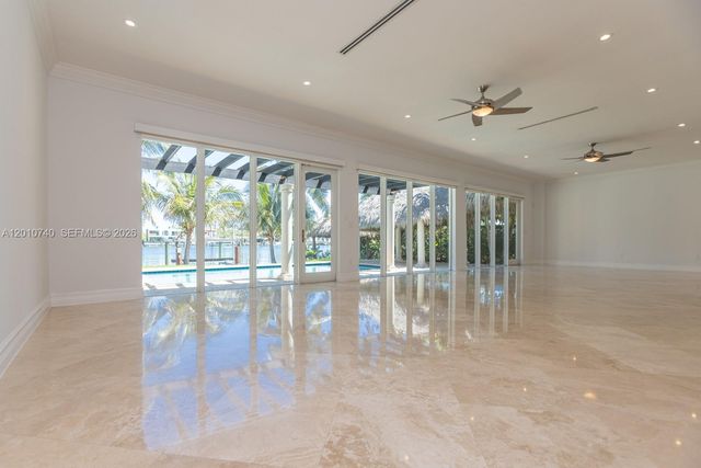 425 N Shore Dr, Miami Beach, FL 33141