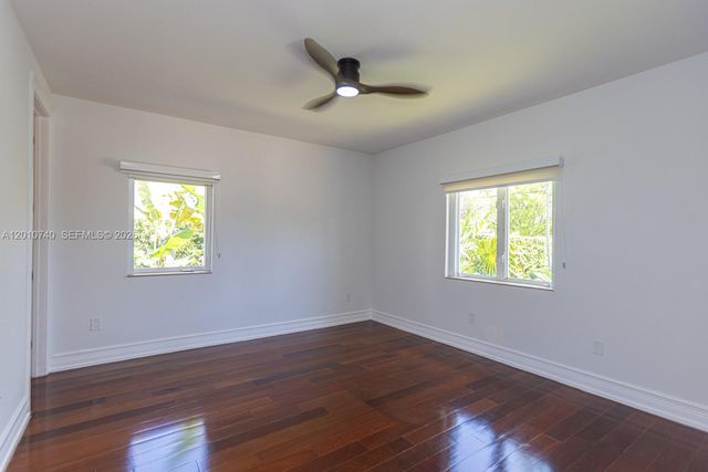 425 N Shore Dr, Miami Beach, FL 33141