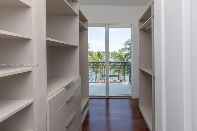 425 N Shore Dr, Miami Beach, FL 33141