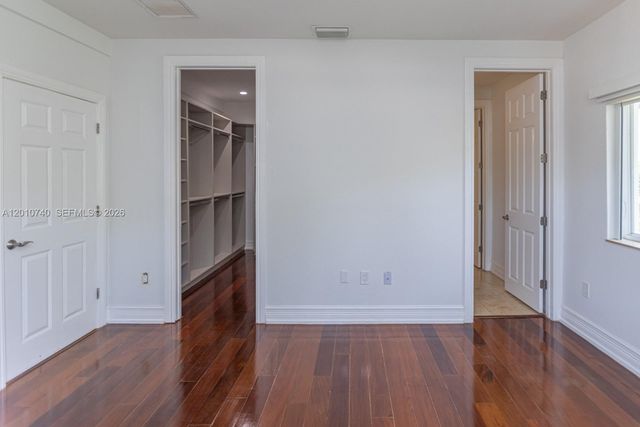 425 N Shore Dr, Miami Beach, FL 33141
