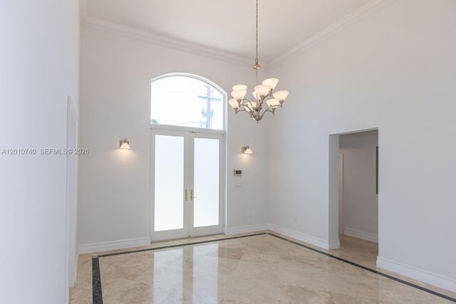 425 N Shore Dr, Miami Beach, FL 33141