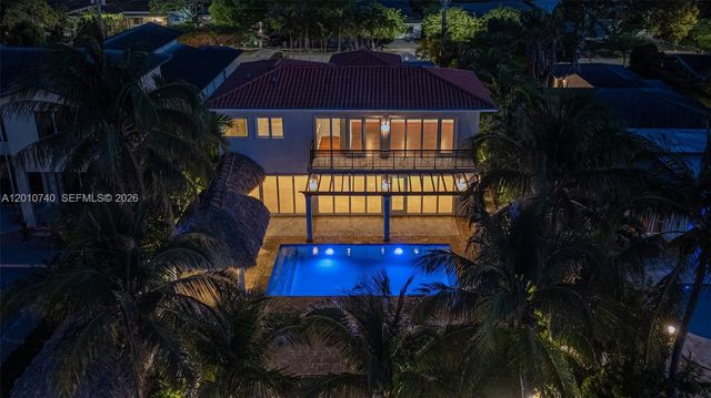 425 N Shore Dr, Miami Beach, FL 33141