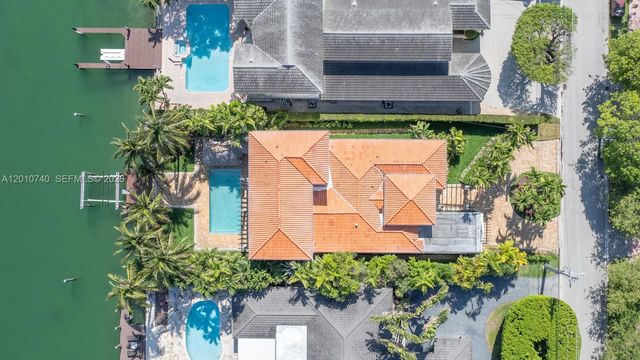 425 N Shore Dr, Miami Beach, FL 33141