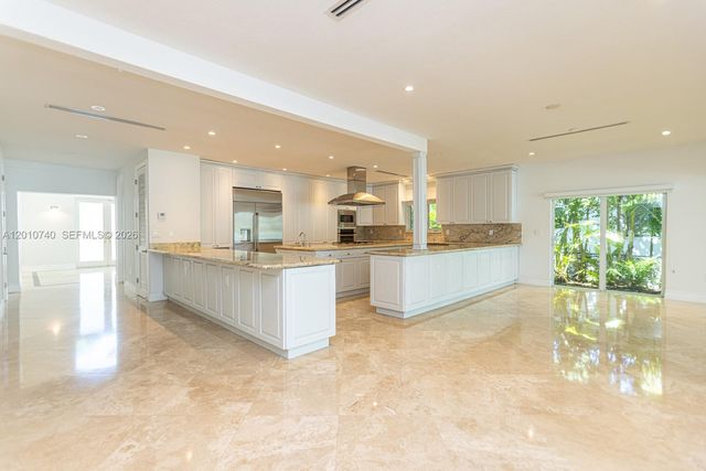 425 N Shore Dr, Miami Beach, FL 33141