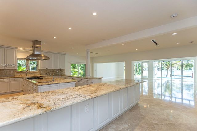 425 N Shore Dr, Miami Beach, FL 33141