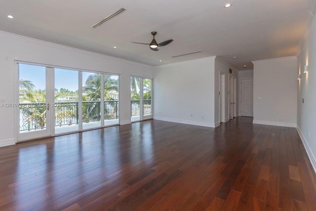 425 N Shore Dr, Miami Beach, FL 33141