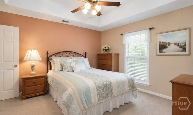 31 S Lake Drive, Savannah, GA 31410