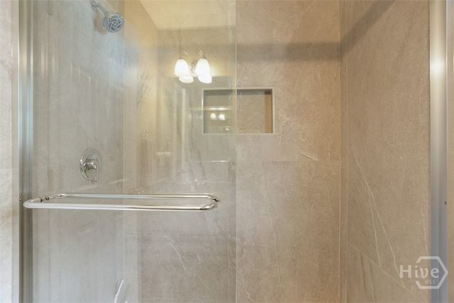 31 S Lake Drive, Savannah, GA 31410