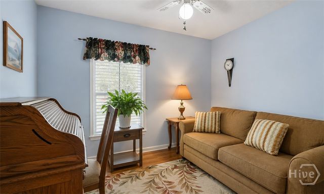 31 S Lake Drive, Savannah, GA 31410