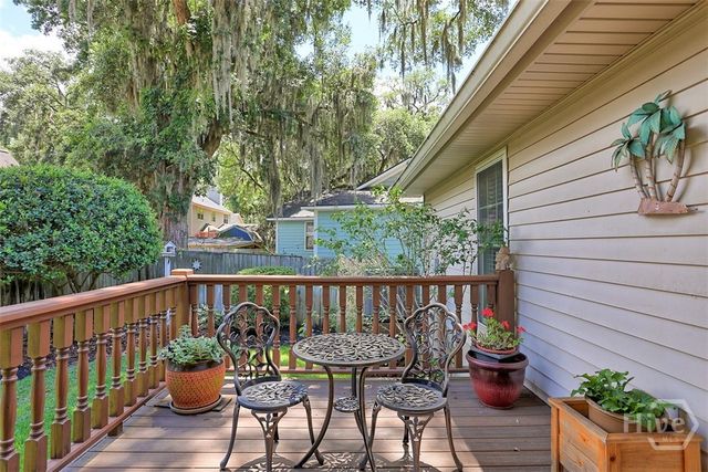 31 S Lake Drive, Savannah, GA 31410