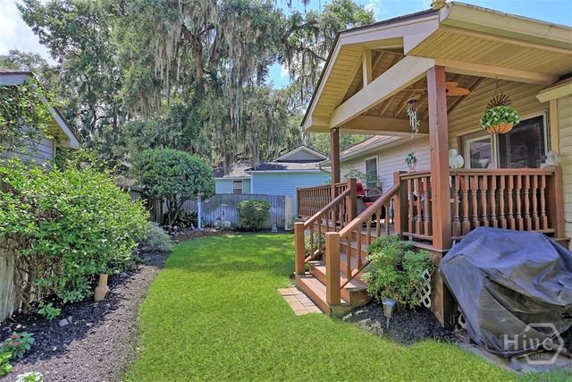 31 S Lake Drive, Savannah, GA 31410