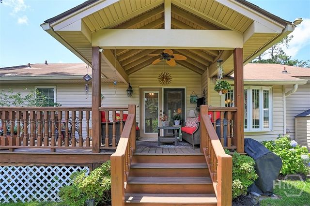 31 S Lake Drive, Savannah, GA 31410