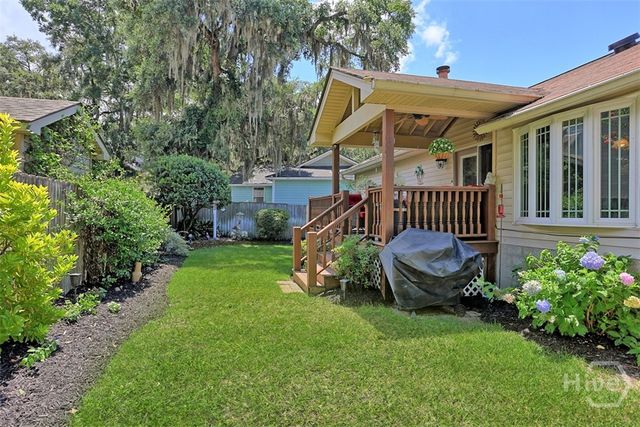 31 S Lake Drive, Savannah, GA 31410
