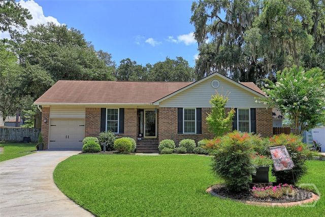 31 S Lake Drive, Savannah, GA 31410