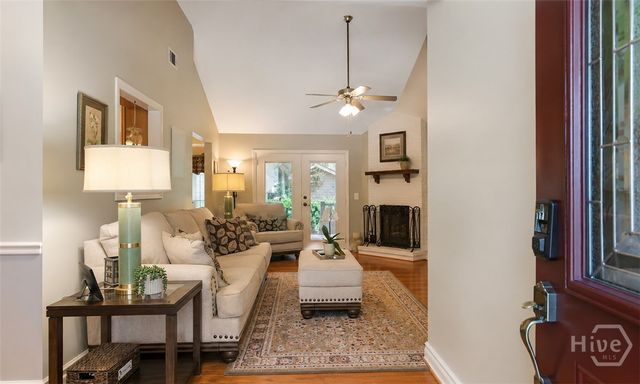 31 S Lake Drive, Savannah, GA 31410
