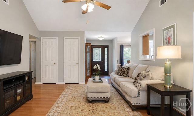 31 S Lake Drive, Savannah, GA 31410