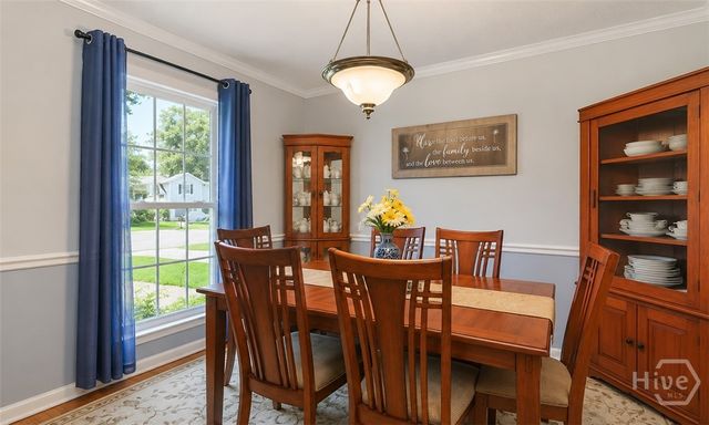 31 S Lake Drive, Savannah, GA 31410